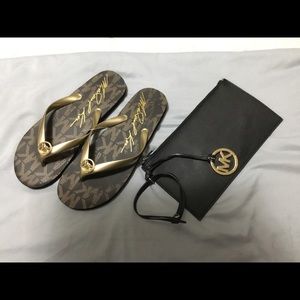 Michael Kors wristlet